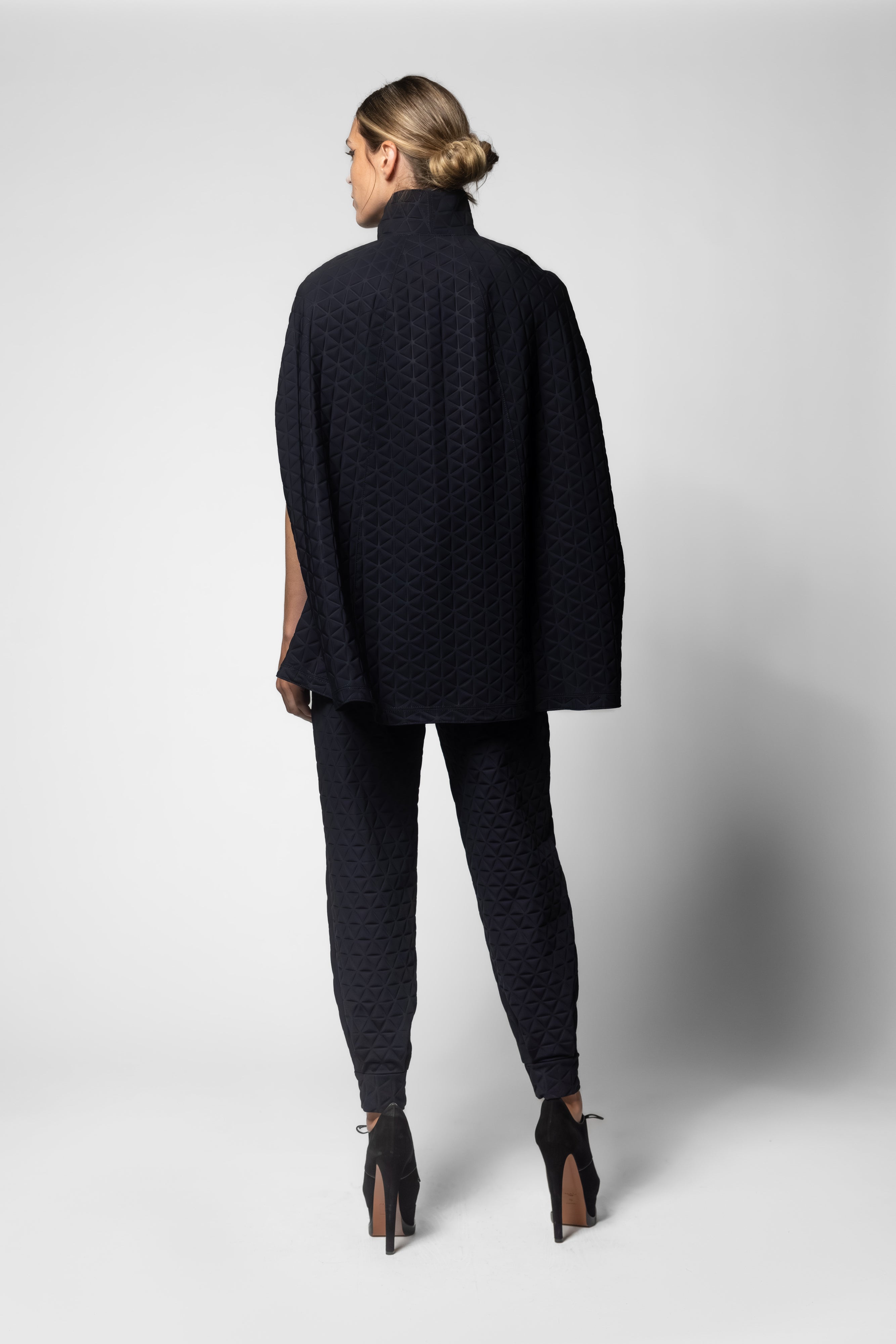 Virna Cape - Tria Grid