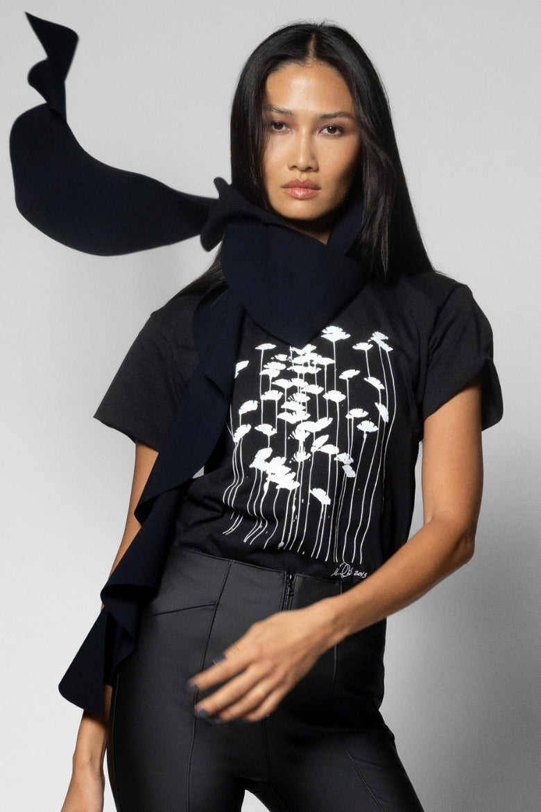 Form Wave Scarf - Black